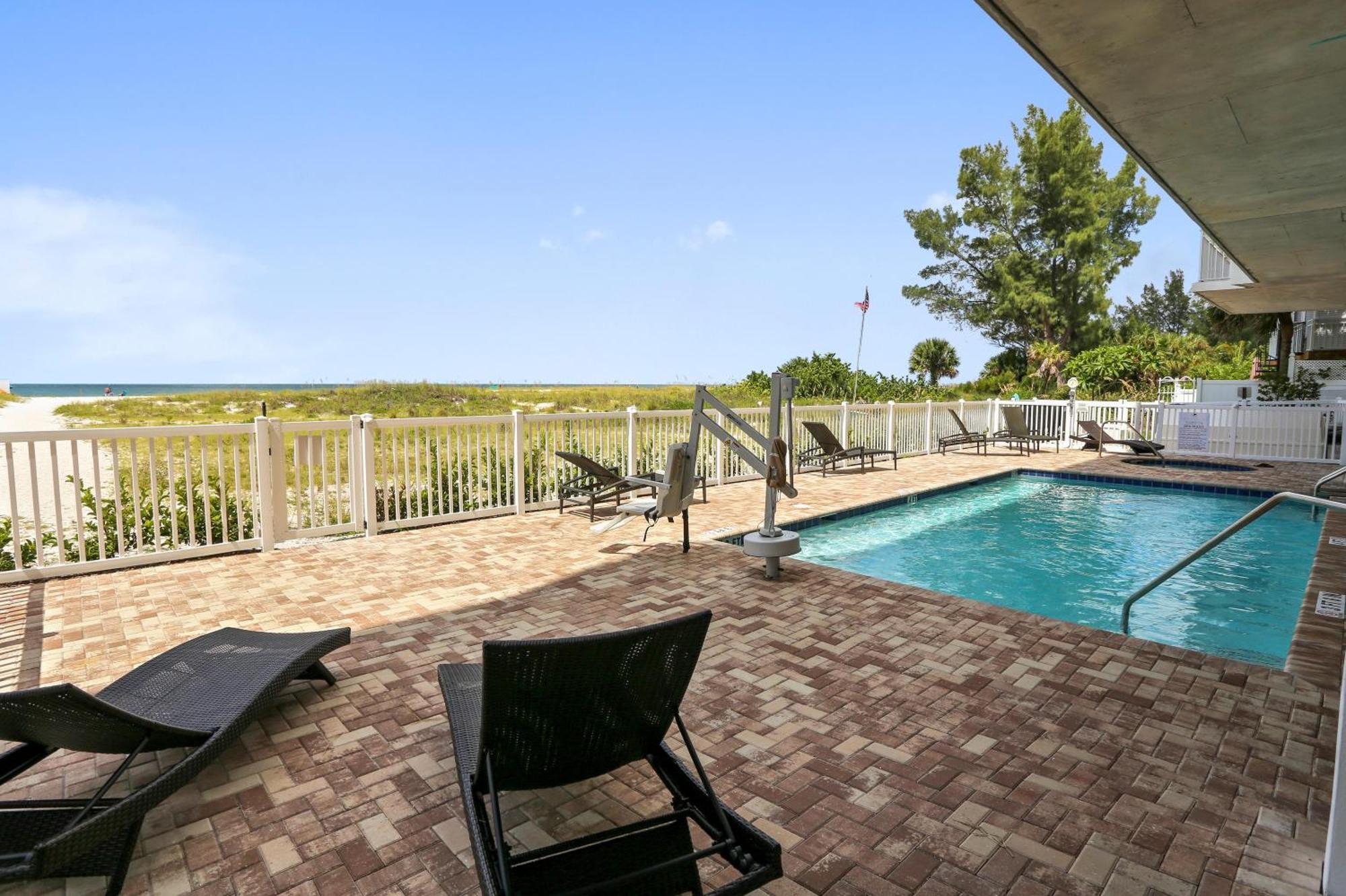 Oceana 202 West Villa St. Pete Beach Exterior photo